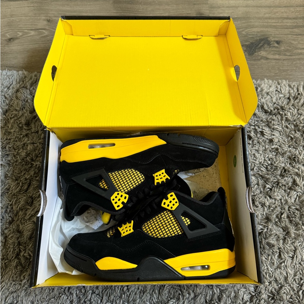 Air Jordan 4 Thunder Size 10.5